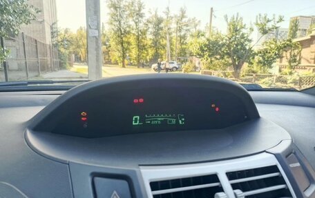 Toyota Yaris III рестайлинг, 2006 год, 680 000 рублей, 5 фотография