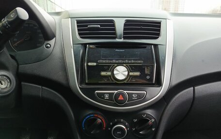 Hyundai Solaris II рестайлинг, 2011 год, 598 900 рублей, 18 фотография