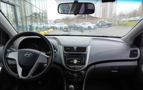 Hyundai Solaris II рестайлинг, 2011 год, 598 900 рублей, 17 фотография