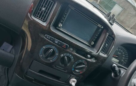 Toyota Succeed I рестайлинг, 2011 год, 800 000 рублей, 6 фотография