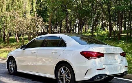 Mercedes-Benz A-Класс, 2022 год, 2 080 000 рублей, 3 фотография