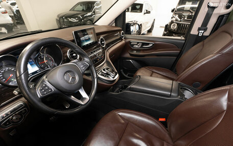 Mercedes-Benz V-Класс, 2019 год, 4 650 000 рублей, 22 фотография