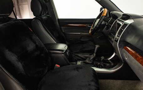 Toyota Land Cruiser Prado 120 рестайлинг, 2005 год, 1 569 000 рублей, 12 фотография