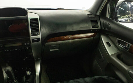 Toyota Land Cruiser Prado 120 рестайлинг, 2005 год, 1 569 000 рублей, 16 фотография