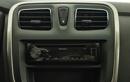 Renault Logan II, 2017 год, 759 000 рублей, 17 фотография