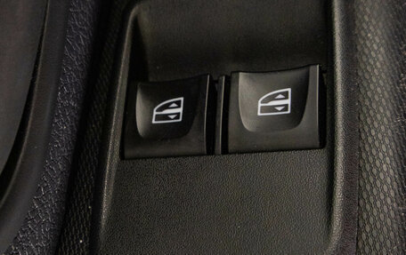 Renault Logan II, 2017 год, 759 000 рублей, 20 фотография