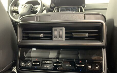 Lexus LX, 2024 год, 24 620 000 рублей, 22 фотография