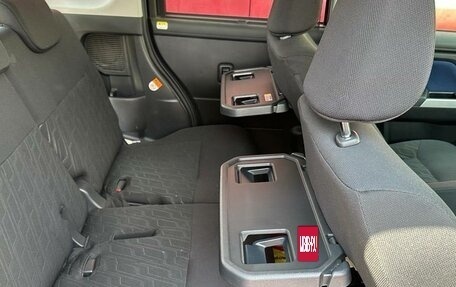 Toyota Roomy I, 2020 год, 1 400 000 рублей, 28 фотография