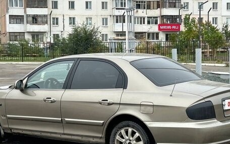 Hyundai Sonata IV рестайлинг, 2005 год, 400 000 рублей, 3 фотография
