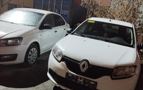 Renault Logan II, 2018 год, 500 000 рублей, 3 фотография