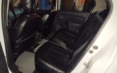 Renault Logan II, 2018 год, 500 000 рублей, 7 фотография