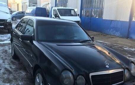 Mercedes-Benz E-Класс AMG, 1998 год, 300 000 рублей, 3 фотография