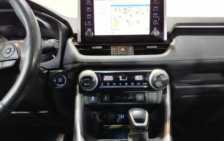 Toyota RAV4, 2020 год, 3 500 000 рублей, 16 фотография