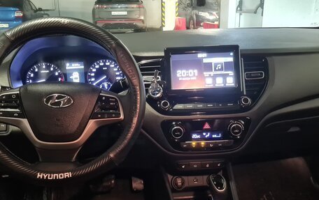 Hyundai Solaris II рестайлинг, 2021 год, 1 950 000 рублей, 8 фотография