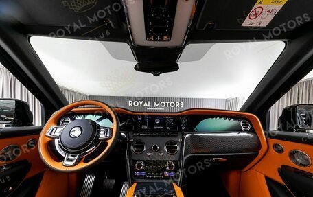 Rolls-Royce Cullinan, 2025 год, 82 500 000 рублей, 8 фотография