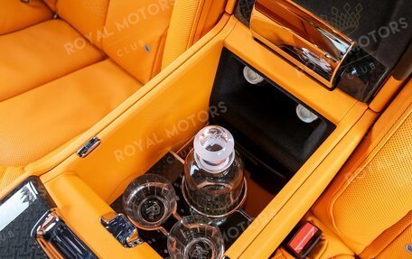 Rolls-Royce Cullinan, 2025 год, 82 500 000 рублей, 23 фотография