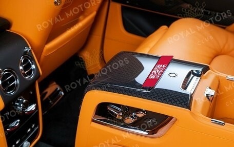 Rolls-Royce Cullinan, 2025 год, 82 500 000 рублей, 21 фотография