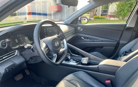 Hyundai Elantra, 2023 год, 2 200 000 рублей, 9 фотография