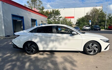 Hyundai Elantra, 2023 год, 2 200 000 рублей, 7 фотография