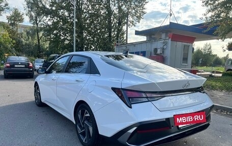 Hyundai Elantra, 2023 год, 2 200 000 рублей, 6 фотография