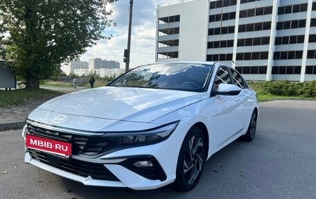 Hyundai Elantra, 2023 год, 2 200 000 рублей, 3 фотография