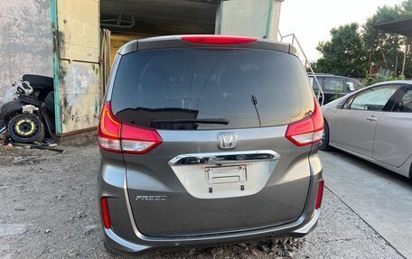 Honda Freed II, 2022 год, 1 900 000 рублей, 5 фотография