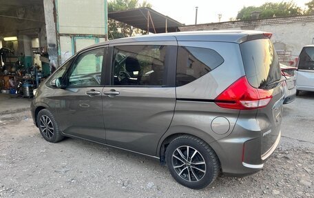 Honda Freed II, 2022 год, 1 900 000 рублей, 6 фотография