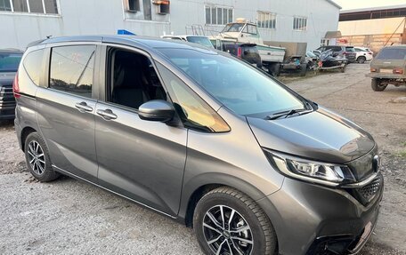 Honda Freed II, 2022 год, 1 900 000 рублей, 3 фотография