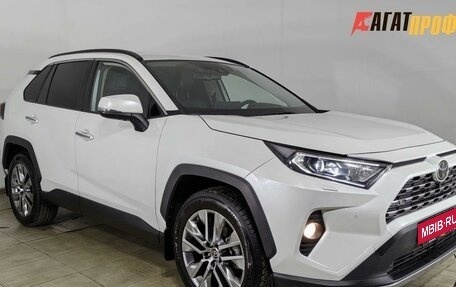 Toyota RAV4, 2022 год, 3 270 000 рублей, 3 фотография