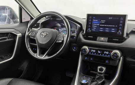 Toyota RAV4, 2022 год, 3 270 000 рублей, 9 фотография