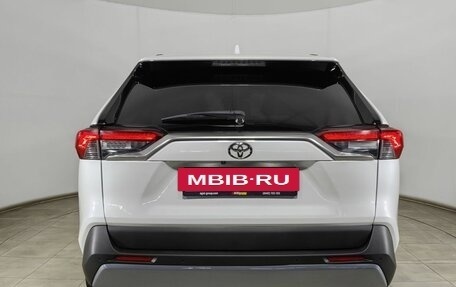 Toyota RAV4, 2022 год, 3 270 000 рублей, 6 фотография