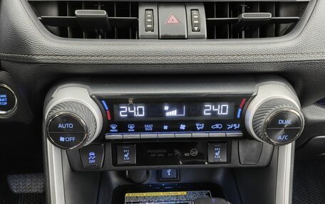 Toyota RAV4, 2022 год, 3 270 000 рублей, 18 фотография