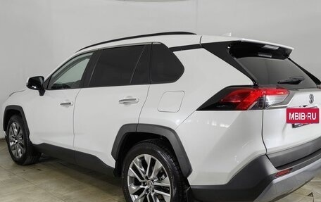 Toyota RAV4, 2022 год, 3 270 000 рублей, 7 фотография