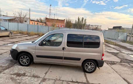 Peugeot Partner II рестайлинг 2, 2011 год, 650 000 рублей, 4 фотография