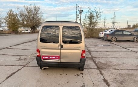 Peugeot Partner II рестайлинг 2, 2011 год, 650 000 рублей, 2 фотография