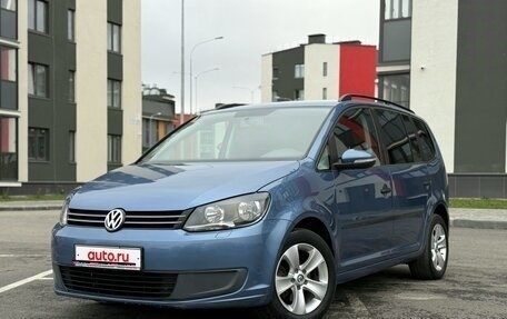 Volkswagen Touran III, 2012 год, 895 000 рублей, 1 фотография