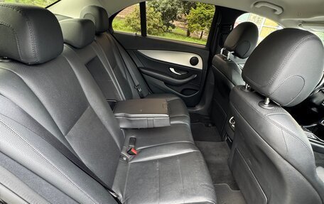 Mercedes-Benz E-Класс, 2021 год, 2 600 000 рублей, 4 фотография