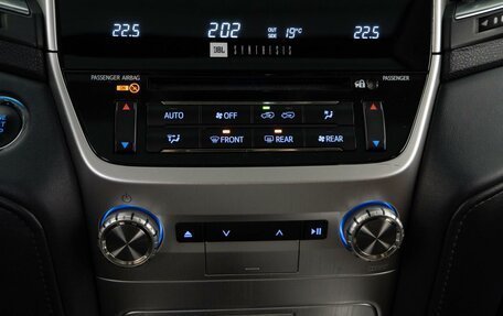 Toyota Land Cruiser 200, 2016 год, 4 743 253 рублей, 16 фотография