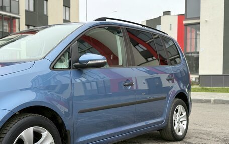 Volkswagen Touran III, 2012 год, 895 000 рублей, 4 фотография