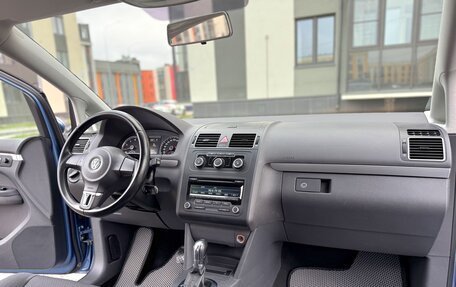 Volkswagen Touran III, 2012 год, 895 000 рублей, 25 фотография