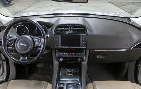 Jaguar F-Pace, 2016 год, 2 149 000 рублей, 14 фотография