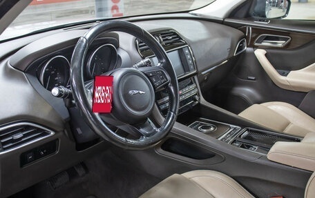 Jaguar F-Pace, 2016 год, 2 149 000 рублей, 16 фотография