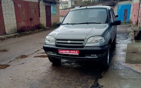 Chevrolet Niva I рестайлинг, 2004 год, 350 000 рублей, 1 фотография