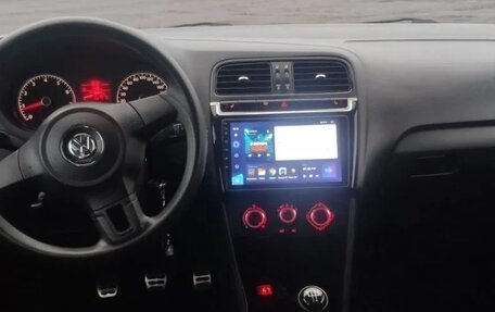 Volkswagen Polo VI (EU Market), 2013 год, 1 200 000 рублей, 19 фотография