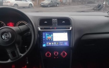 Volkswagen Polo VI (EU Market), 2013 год, 1 200 000 рублей, 21 фотография