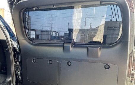 Toyota Land Cruiser Prado 150 рестайлинг 2, 2020 год, 5 000 000 рублей, 14 фотография