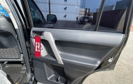 Toyota Land Cruiser Prado 150 рестайлинг 2, 2020 год, 5 000 000 рублей, 15 фотография