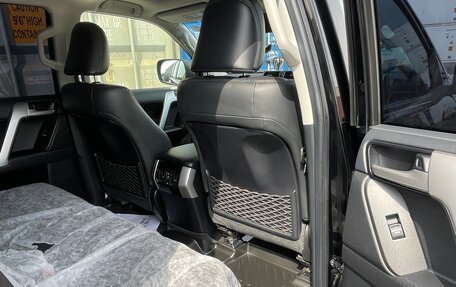 Toyota Land Cruiser Prado 150 рестайлинг 2, 2020 год, 5 000 000 рублей, 16 фотография