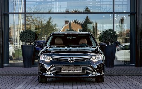 Toyota Camry, 2017 год, 1 955 000 рублей, 2 фотография