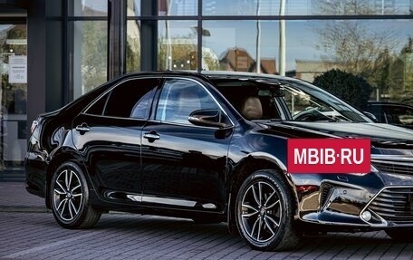 Toyota Camry, 2017 год, 1 955 000 рублей, 7 фотография